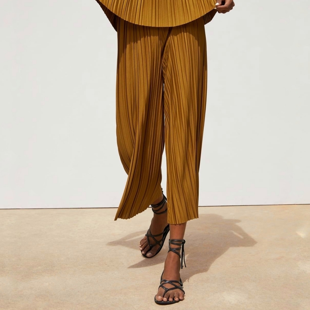 Zara Wide Leg Pleated Cropped Culottes in Bronze-Gold